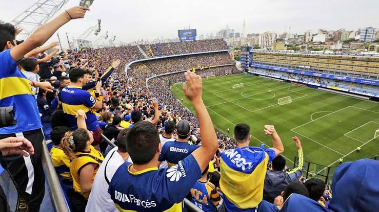 La Bombonera desde la tercera bandeja, día de partido